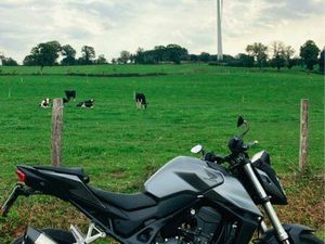 HONDA HORNET 750 - ÉTAT NEUVE