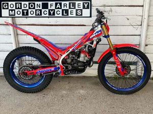 2024 BETA EVO 300 FACTORY TRIALS BIKE. *ROAD REGISTERED TRIALS BIKE