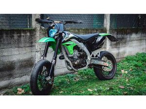 VENDO KAWASAKI KX 450 F (2005 - 06) USATA A BUSTO ARSIZIO (CODICE 9861189) - MOTO.IT