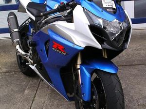 2010/60 REG SUZUKI GSXR1000 . YOSHI END CAN. LOTS OF SERVICE HISTORY.