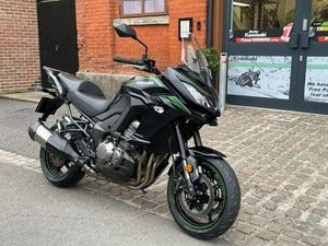 2018 KAWASAKI VERSYS 1000 ADVENTURE TOURING MOTORCYCLE IN BLACK