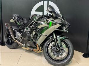 2016 KAWASAKI NINJA H2 MOTORCYCLE - ONLY 2474 MILES - OWN THE LEGEND!