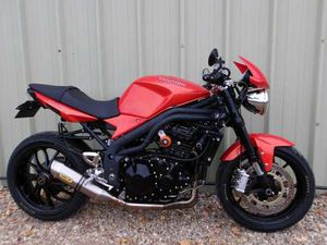 TRIUMPH SPEED TRIPLE 1050, ABSOLUTELY STUNNING, ONLY 10,750 MILES & BIG SPEC