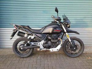 MOTO GUZZI V85 TT BLACK