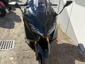 VENDO YAMAHA T-MAX 560 TECH MAX (2022 - 24) USATA A TRENTO (CODICE 9861619) - MOTO.IT
