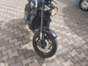 YAMAHA XSR900