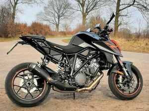 KTM 1290 SUPER DUKE R
