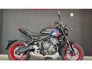 VENDO TRIUMPH TRIDENT 660 TRIPLE TRIBUTE EDITION (2025) NUOVA A LUGO (CODICE 9861470) - MOTO.IT