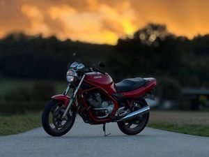 YAMAHA XJ600N / WILBERS FEDERBEIN / A2 GEDROSSELT / ANFÄNGER