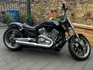 HARLEY DAVIDSON V ROD MUSCLE, WENIG KM