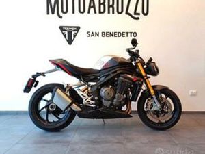 TRIUMPH SPEED TRIPLE 1200 RS