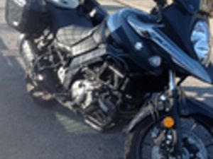 MOTO SUZUKI V-STROM