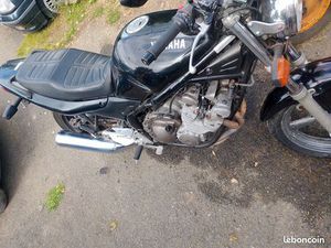 MOTO YAMAHA 600