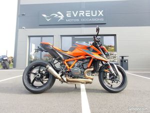 KTM 1290 SUPER DUKE R TECH PACK