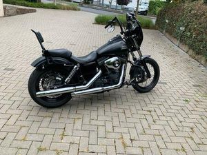 HARLEY DYNA STREETBOB 103/ TAUSCH DUCATI STREETFIGHTER V4