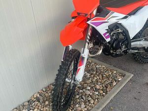 125 SX