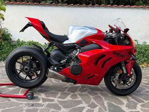 DUCATI PANIGALE V4 ROSSO