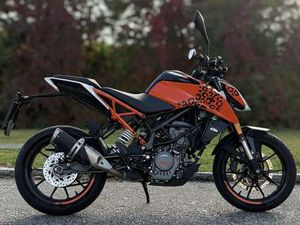 KTM 125 DUKE ORANGE