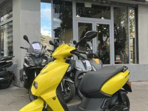 PEUGEOT KISBEE SE 2025 50 CM3 | SCOOTER | 159 KM | JAUNE | 75012 PARIS 12