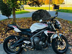 TRIUMPH STREET TRIPLE 660S