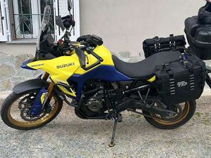 SUZUKI V-STROM 800DE GIALLO