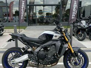 YAMAHA MT-09