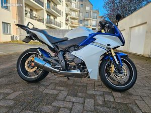 HONDA CBR 600 F ABS AVEC TOP CASE