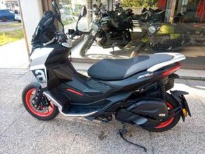 APRILIA SR GT 200