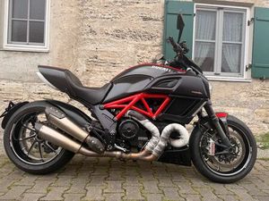 DUCATI DIAVEL RED CARBON, SERVICE, AKRA,TÜV NEU, EXTRAS
