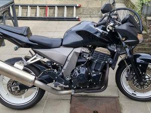 ② À VENDRE : KAWASAKI Z750 – ANNÉE 2005 – 60 000 KM (ÉVOLUTIF)