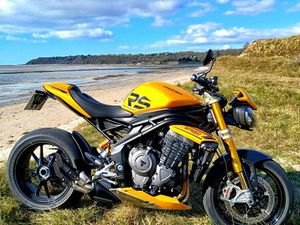 TRIUMPH SPEED TRIPLE 1200 RS
