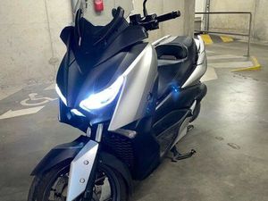 YAMAHA X-MAX 125 ABS 2018 AKRAPOVIC