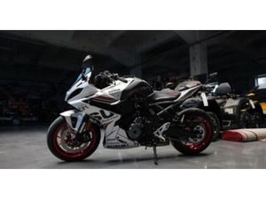 SUZUKI GSX SUZUKI GSX 8R 2025 SALON TARNOW RATY 0 BENZYNA 85KM