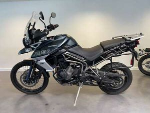 TRIUMPH TIGER 800