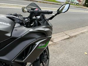 KAWASAKI NINJA 650