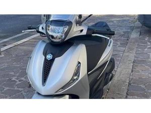 VENDO PIAGGIO BEVERLY 300 S ABS-ASR (2021 - 25) USATA A FORMIA (CODICE 9863284) - MOTO.IT