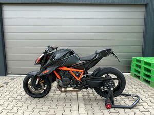 KTM SUPERDUKE 1290R BLACK