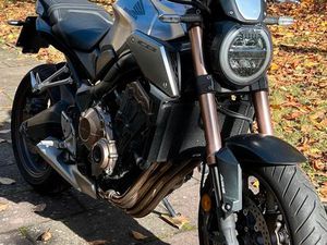 HONDA CB 650 R WENIG KILOMETER, TOP GEPFLEGT