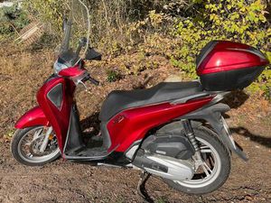 HONDA SH 150I KF23 GROßRADROLLER MIT WINDSCHILD UND TOPCASE