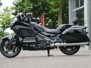 HONDA GL 1800 B MIT ANHÄNGERKUPPLUNG F6B