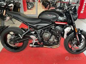 TRIUMPH TRIDENT 660