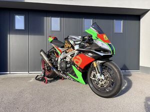 APRILIA RSV4 RF TRKAČI MOTOR + 2021 RSV4 FACTORY CESTNI MOTOR, 2016 GOD.