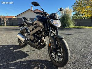 YAMAHA MT125