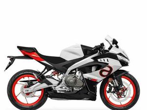 APRILIA RS457 IN OPALESCENT LIGHT NEW-UNREGISTERED RIDE ON A2 LICENSE