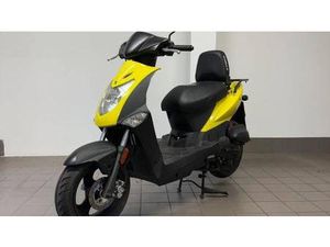 VENDO KYMCO AGILITY 50 R12 (2007 - 17) USATA A DORMELLETTO (CODICE 9864500) - MOTO.IT