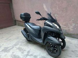 YAMAHA TRICITY CUPOLINO ALTO E BAULETTO ORIGINALI YAMAHA GRIGIO
