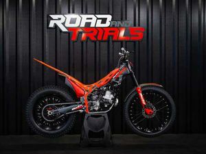 BRAND NEW MY25 BETA EVO 300 2T TRIALS BIKE - £500 MEGA DEAL