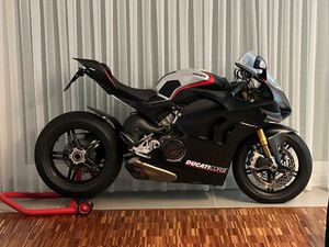 DUCATI V4 PANIGALE SP SCHWARZ MATT TOP AKRAPOVIC WIE NEU CARBON