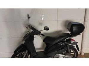 VENDO PIAGGIO LIBERTY 150 4T (2008 - 13) USATA A MARINO (CODICE 9864501) - MOTO.IT