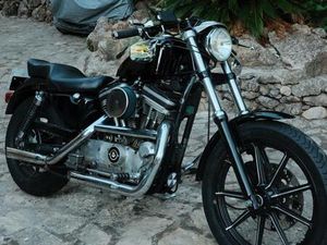 HARLEY DAVIDSON - XLH 883